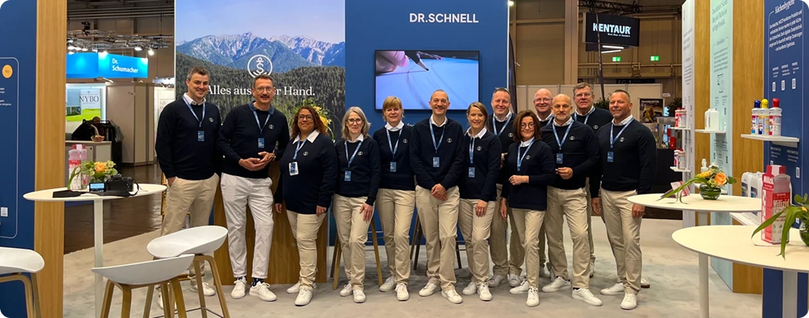 DR.SCHNELL präsentiert sich auf der ALTENPFLEGE im neuem Markendesign.